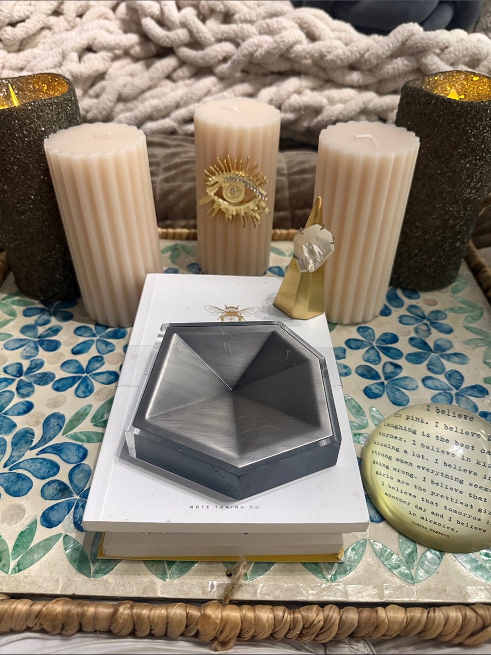 Kendra Scott Silver Color Geometric Faceted Ring Dish
Clear Acrylic Base